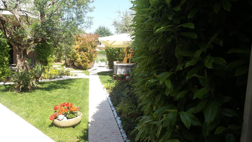 B&B Garda 4U Desenzano del Garda Exterior photo
